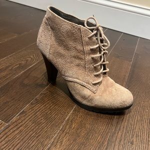 White mountain leather suede booties size 7.5